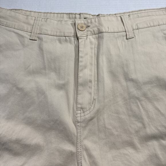 ECKO UNLIMITED MENS SHORTS SIZE 40 Cream Color, 5 Pockets - Picture 2 of 12